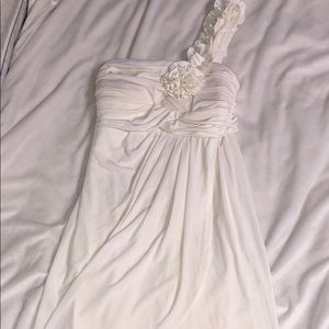 super cute off white dress!